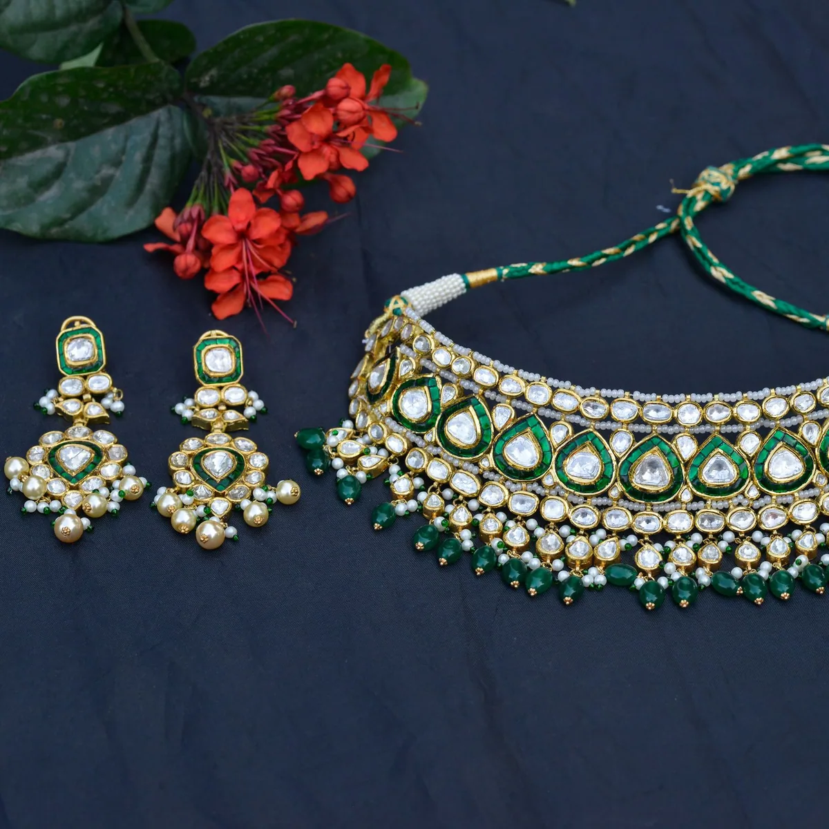 Necklace set available on rent for mandap, reception and side functions