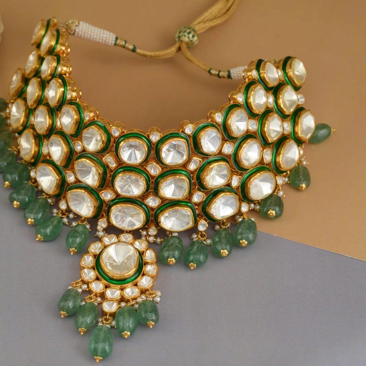 Sider jewellery pieces on rent including tikka, nath and kanser